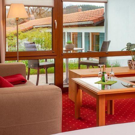 Landhotel Gockelwirt Айзенберг Екстериор снимка