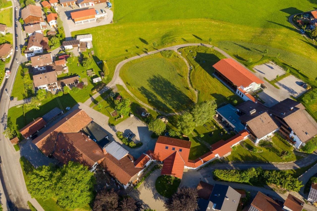 Landhotel Gockelwirt Айзенберг Екстериор снимка