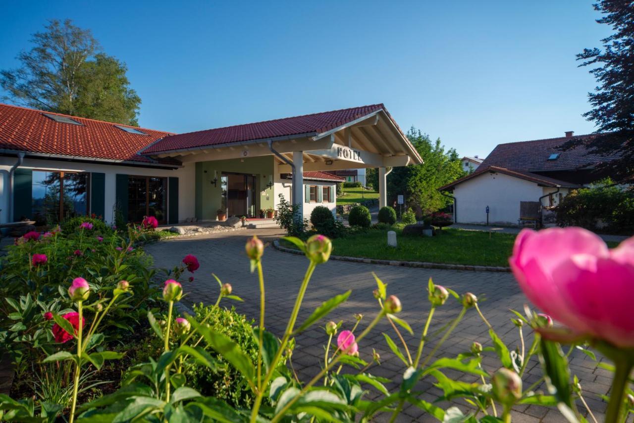 Landhotel Gockelwirt Айзенберг Екстериор снимка