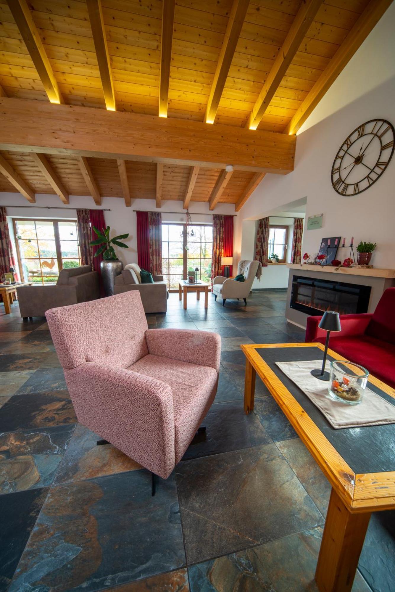 Landhotel Gockelwirt Айзенберг Екстериор снимка