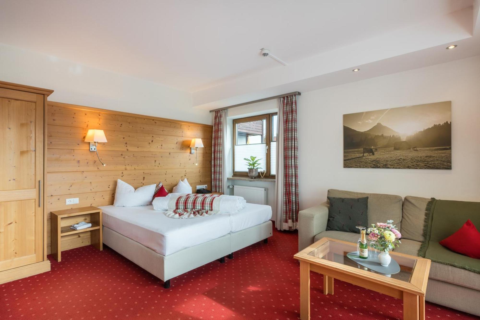 Landhotel Gockelwirt Айзенберг Екстериор снимка