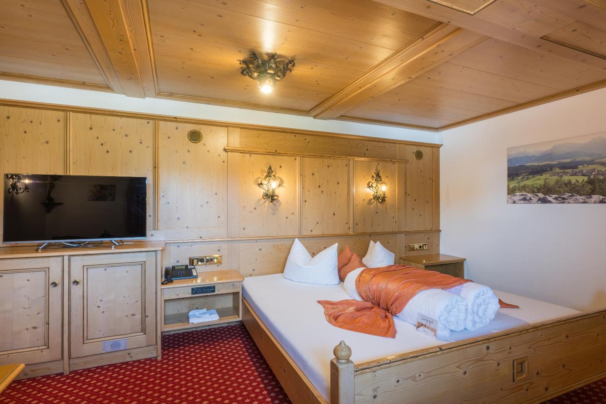 Landhotel Gockelwirt Айзенберг Екстериор снимка